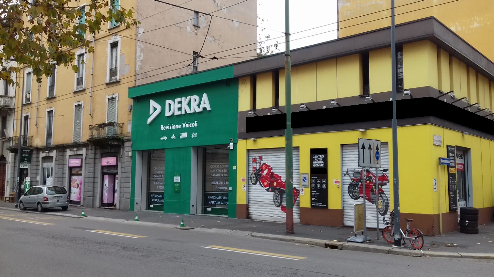 DEKRA FLAGSHIP STORE MILANO DEKRA FLAGSHIP STORE MILANO