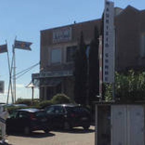 MAURIZIO GOMME DI LARI MAURIZIO